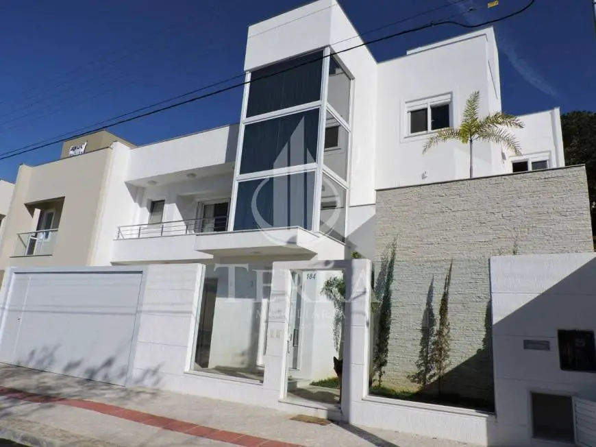 Foto 2 de Casa com 5 Quartos à venda, 360m² em Praia dos Amores, Balneário Camboriú