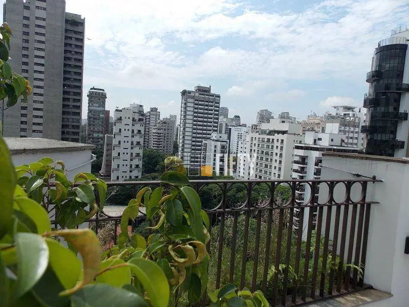 Foto 2 de Cobertura com 2 Quartos para venda ou aluguel, 240m² em Vila Nova Conceição, São Paulo