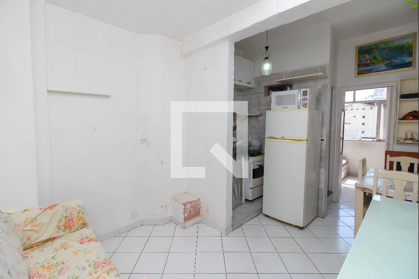 Foto 1 de Apartamento com 1 Quarto para alugar, 24m² em Centro, Rio de Janeiro