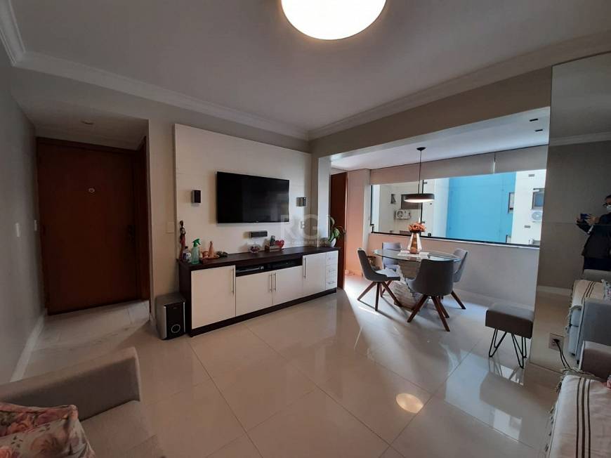 Foto 1 de Apartamento com 2 Quartos à venda, 70m² em Menino Deus, Porto Alegre