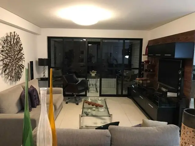 Foto 2 de Apartamento com 4 Quartos à venda, 156m² em Casa Forte, Recife