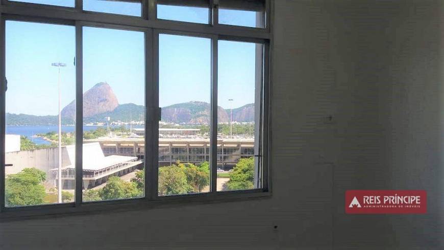 Foto 1 de Apartamento com 4 Quartos para alugar, 76m² em Centro, Rio de Janeiro