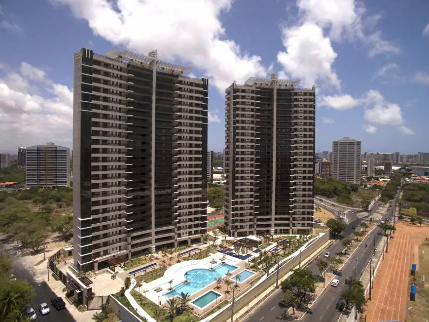 Foto 1 de Apartamento com 4 Quartos à venda, 209m² em Guararapes, Fortaleza