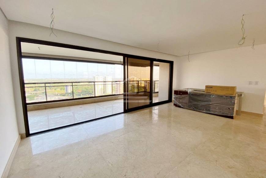 Foto 4 de Apartamento com 4 Quartos à venda, 209m² em Guararapes, Fortaleza