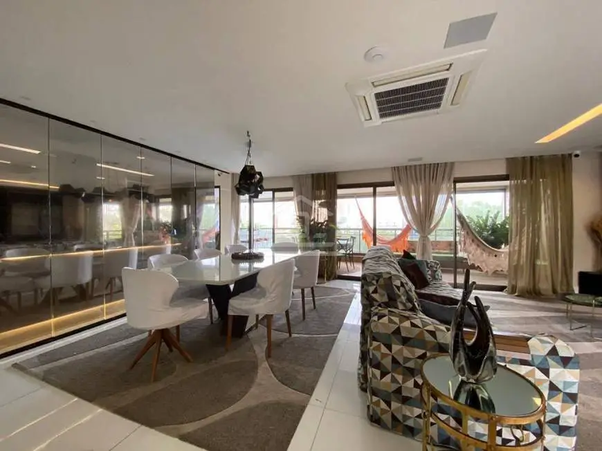 Foto 3 de Apartamento com 4 Quartos à venda, 259m² em Guararapes, Fortaleza