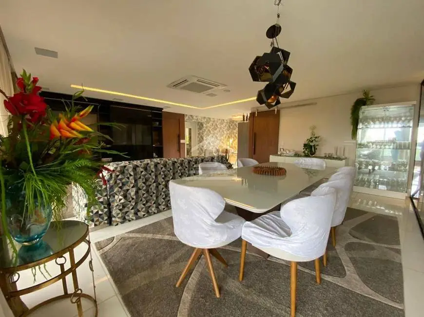 Foto 4 de Apartamento com 4 Quartos à venda, 259m² em Guararapes, Fortaleza
