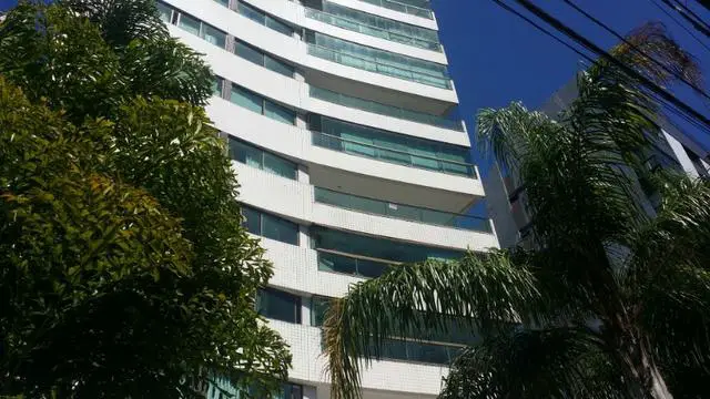 Foto 1 de Apartamento com 4 Quartos à venda, 200m² em Madalena, Recife