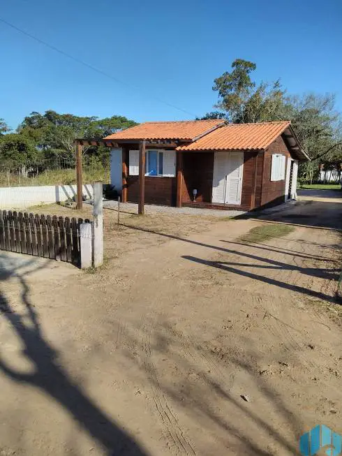 Foto 1 de Casa com 2 Quartos à venda, 50m² em Encantada, Garopaba