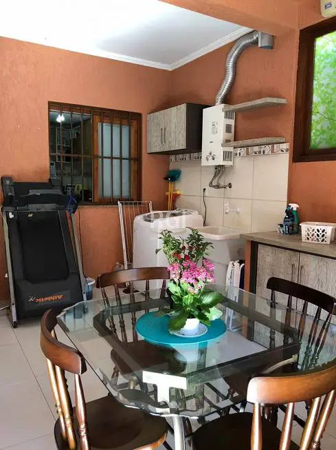 Foto 3 de Casa com 3 Quartos à venda, 200m² em Espiríto Santo, Porto Alegre