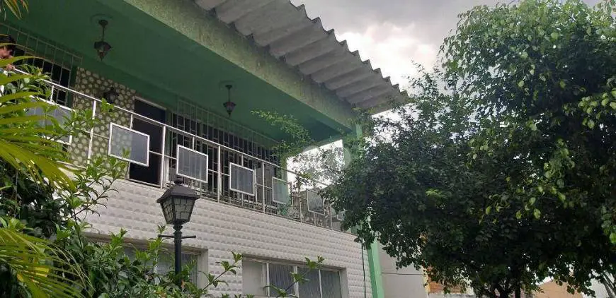 Foto 1 de Casa com 6 Quartos à venda, 240m² em Braz de Pina, Rio de Janeiro