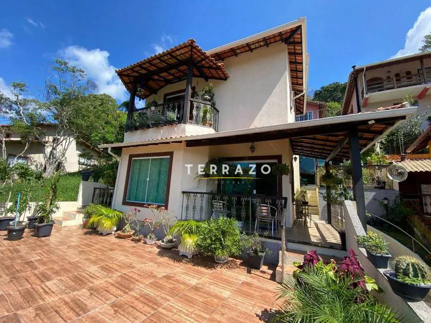 Foto 1 de Casa de Condomínio com 3 Quartos à venda, 200m² em Vargem Grande, Teresópolis