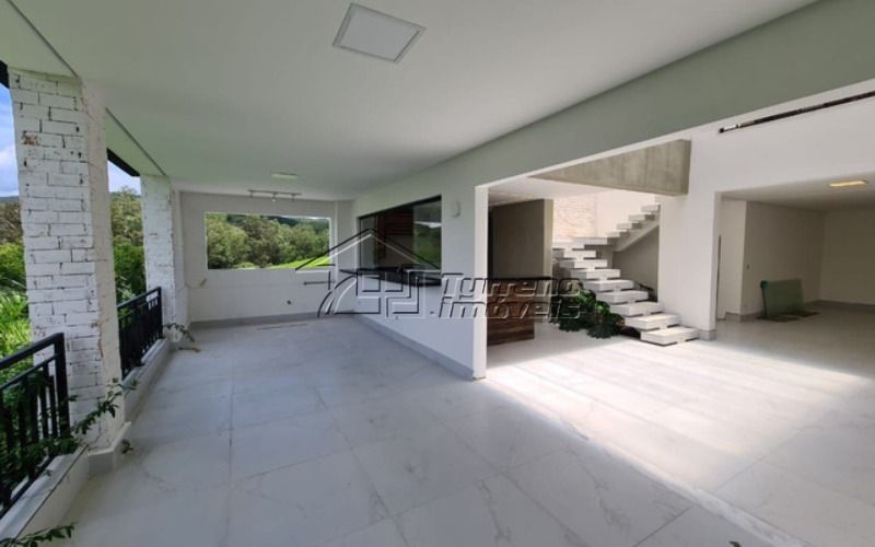 Foto 1 de Casa de Condomínio com 4 Quartos à venda, 400m² em , Jambeiro