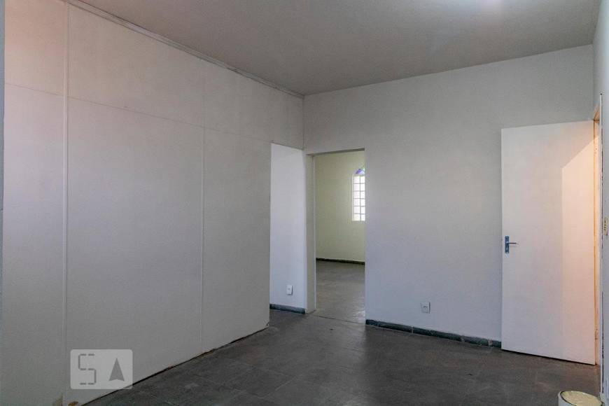 Foto 3 de Apartamento com 2 Quartos para alugar, 60m² em Cachoeirinha, Belo Horizonte