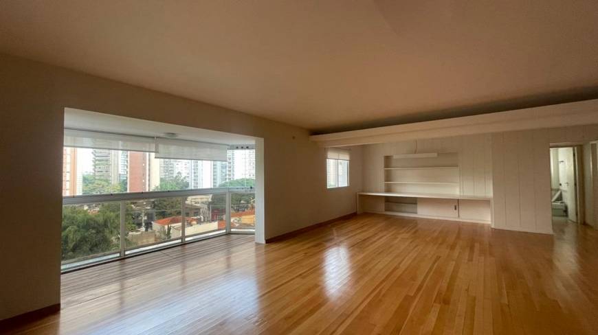 Foto 2 de Apartamento com 2 Quartos para alugar, 140m² em Vila Nova Conceição, São Paulo