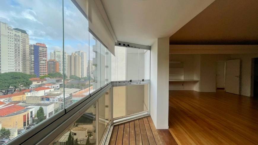 Foto 5 de Apartamento com 2 Quartos para alugar, 140m² em Vila Nova Conceição, São Paulo
