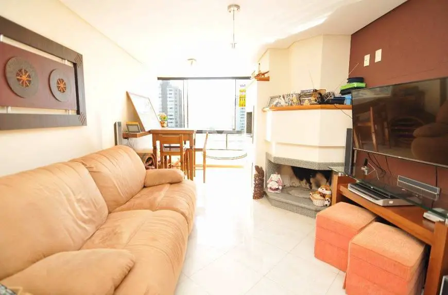 Foto 3 de Apartamento com 3 Quartos à venda, 105m² em Passo da Areia, Porto Alegre