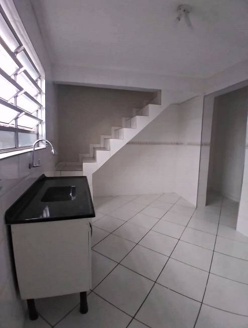 Foto 3 de Casa com 2 Quartos para alugar, 50m² em Jabaquara, São Paulo