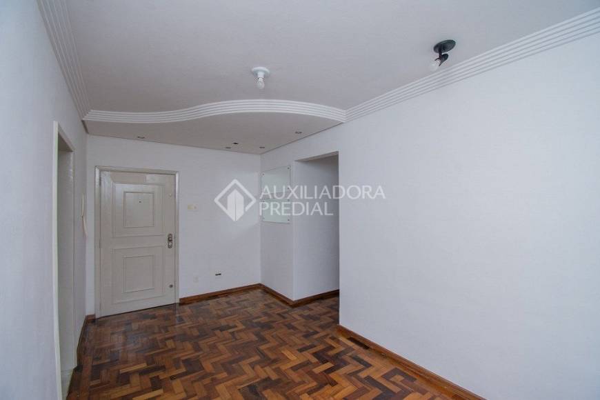 Foto 3 de Apartamento com 3 Quartos para alugar, 79m² em Petrópolis, Porto Alegre