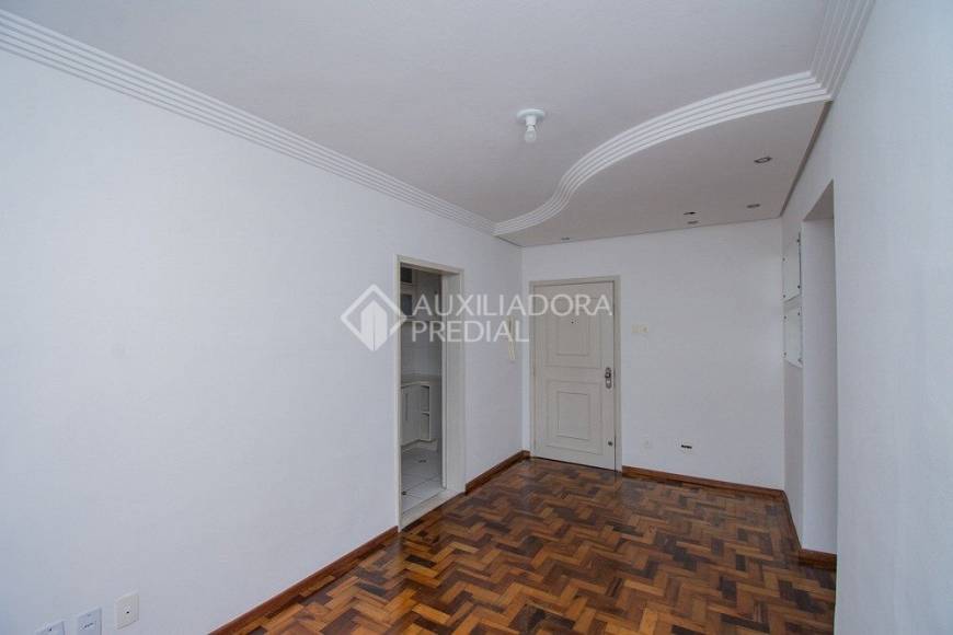 Foto 4 de Apartamento com 3 Quartos para alugar, 79m² em Petrópolis, Porto Alegre