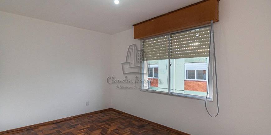 Foto 2 de Apartamento com 4 Quartos à venda, 79m² em Cristal, Porto Alegre