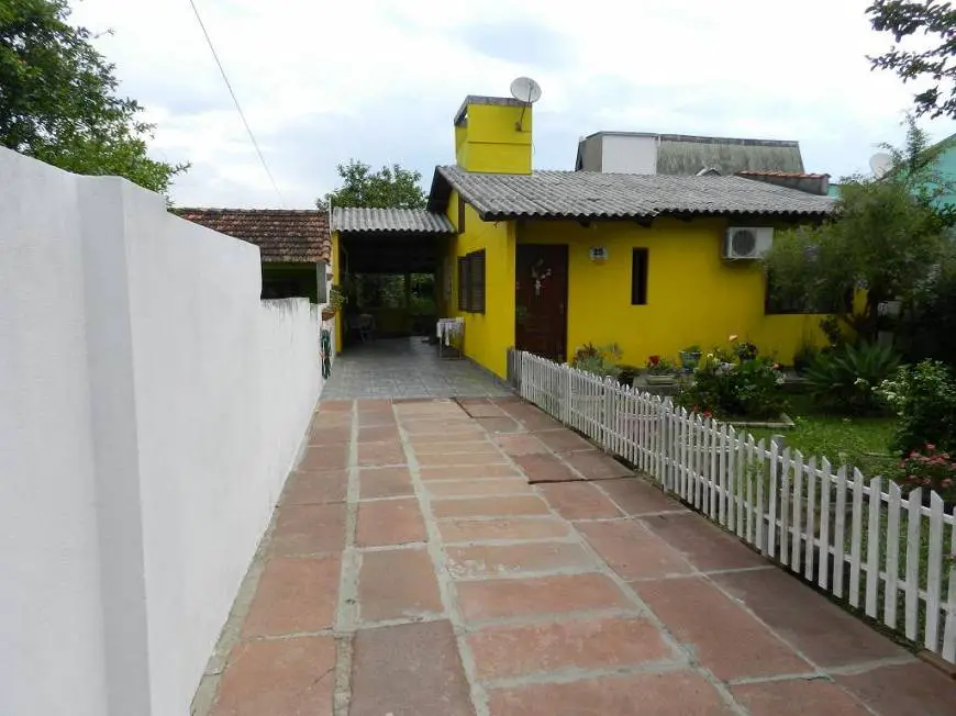 Foto 2 de Casa com 3 Quartos à venda, 118m² em Fiuza, Viamão