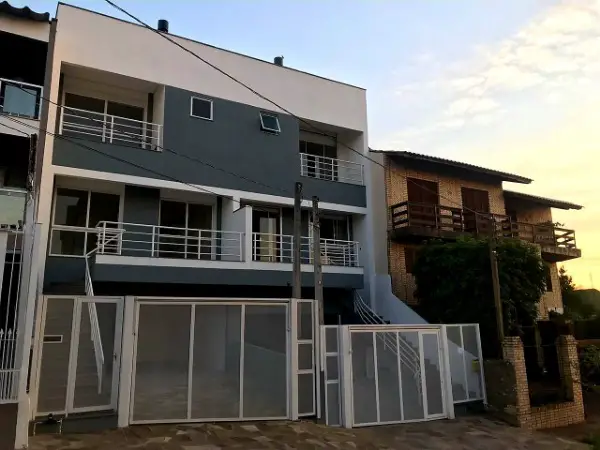 Foto 1 de Sobrado com 3 Quartos à venda, 140m² em Jardim Itú Sabará, Porto Alegre