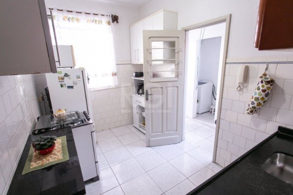 Foto 5 de Apartamento com 3 Quartos à venda, 75m² em São Geraldo, Porto Alegre