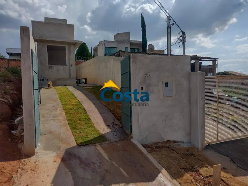 Foto 1 de Casa com 2 Quartos à venda, 55m² em Marques Industrial, São Joaquim de Bicas
