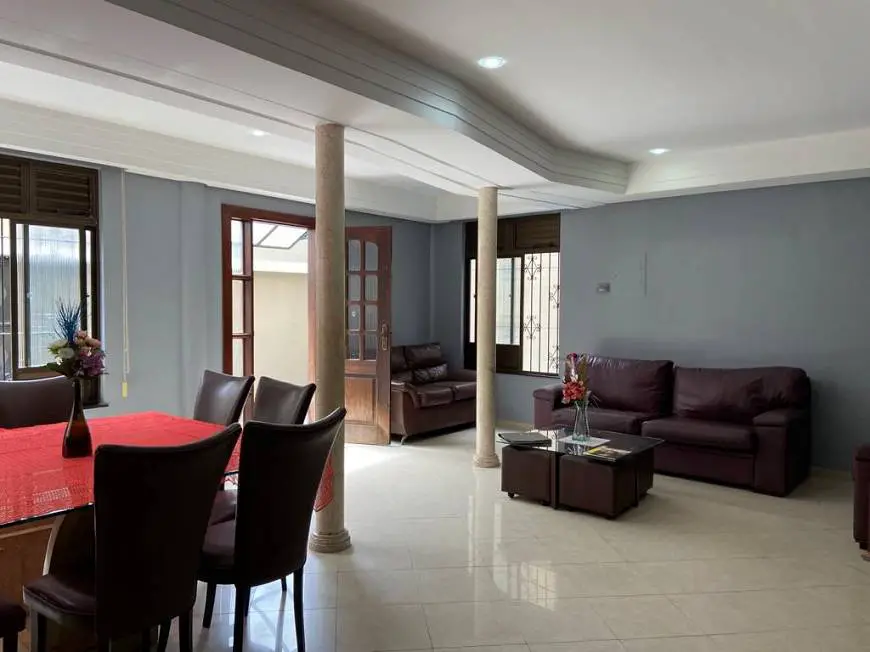 Foto 1 de Casa com 5 Quartos à venda, 535m² em Jurunas, Belém