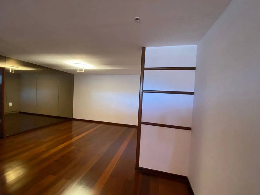 Foto 5 de Apartamento com 3 Quartos para alugar, 130m² em Icaraí, Niterói