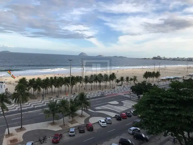 Foto 1 de Apartamento com 3 Quartos à venda, 110m² em Leme, Rio de Janeiro