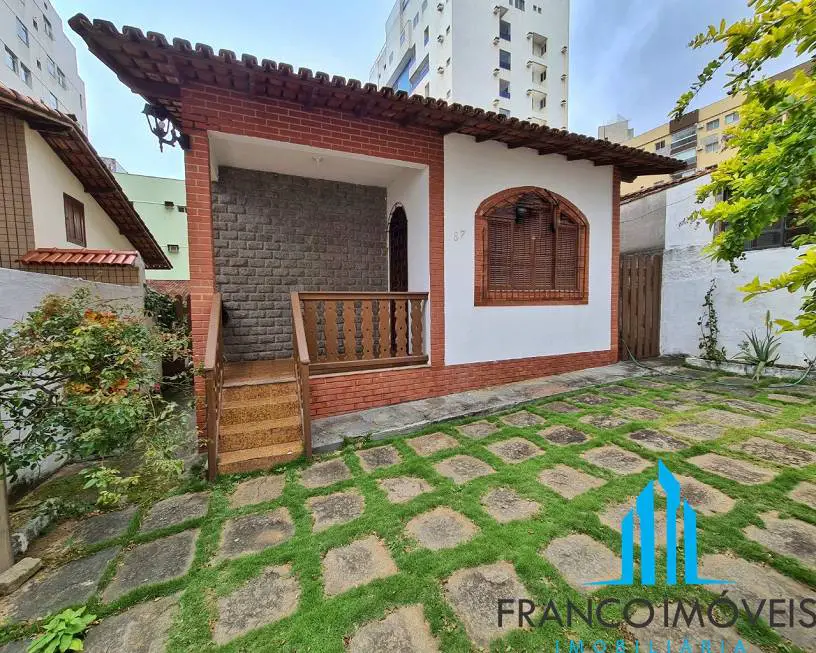 Foto 1 de Casa com 3 Quartos à venda, 330m² em Centro, Guarapari