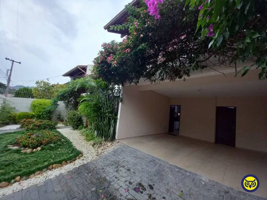 Foto 1 de Casa com 4 Quartos à venda, 250m² em Córrego Grande, Florianópolis