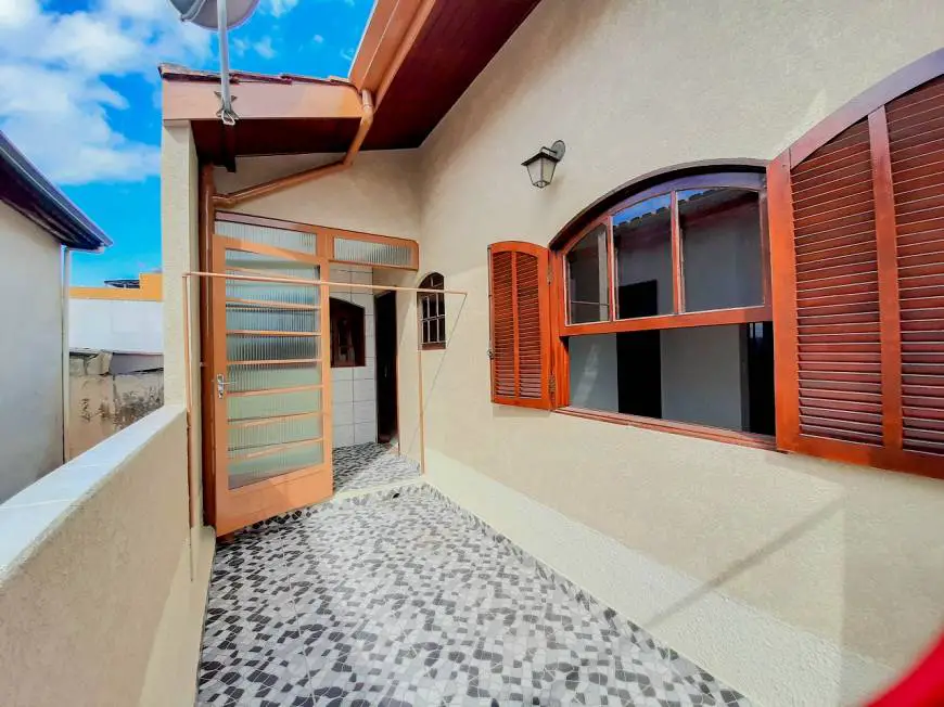 Foto 3 de Casa com 4 Quartos à venda, 186m² em Jardim Brasil, Atibaia