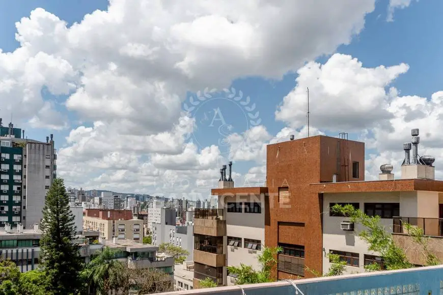 Foto 3 de Apartamento com 2 Quartos à venda, 96m² em Santa Cecília, Porto Alegre