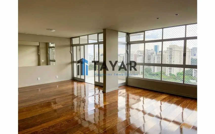 Foto 1 de Apartamento com 3 Quartos para alugar, 235m² em Jardim Europa, São Paulo