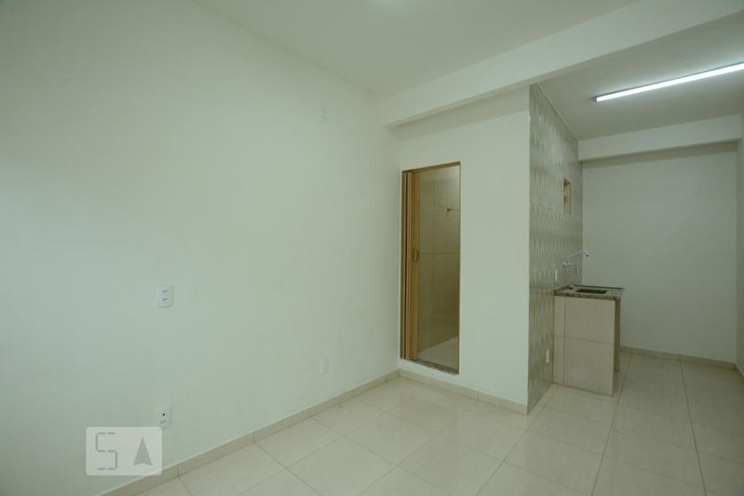 Foto 2 de Casa com 1 Quarto para alugar, 20m² em Ramos, Rio de Janeiro