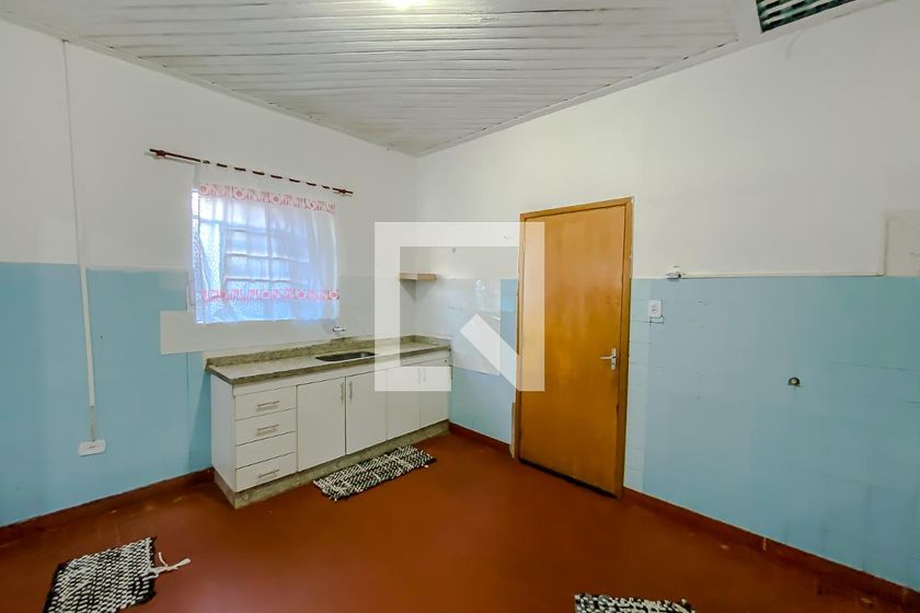 Foto 2 de Casa com 2 Quartos para alugar, 200m² em Penha De Franca, São Paulo