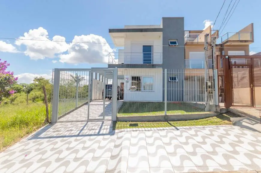 Foto 1 de Casa com 3 Quartos à venda, 238m² em Espiríto Santo, Porto Alegre