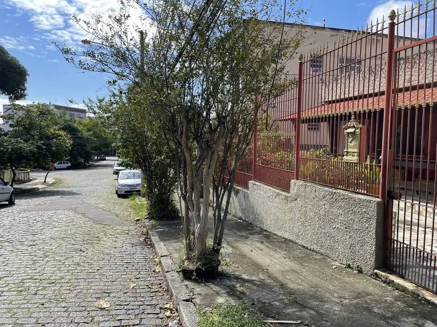 Foto 2 de Casa com 3 Quartos à venda, 350m² em Moneró, Rio de Janeiro