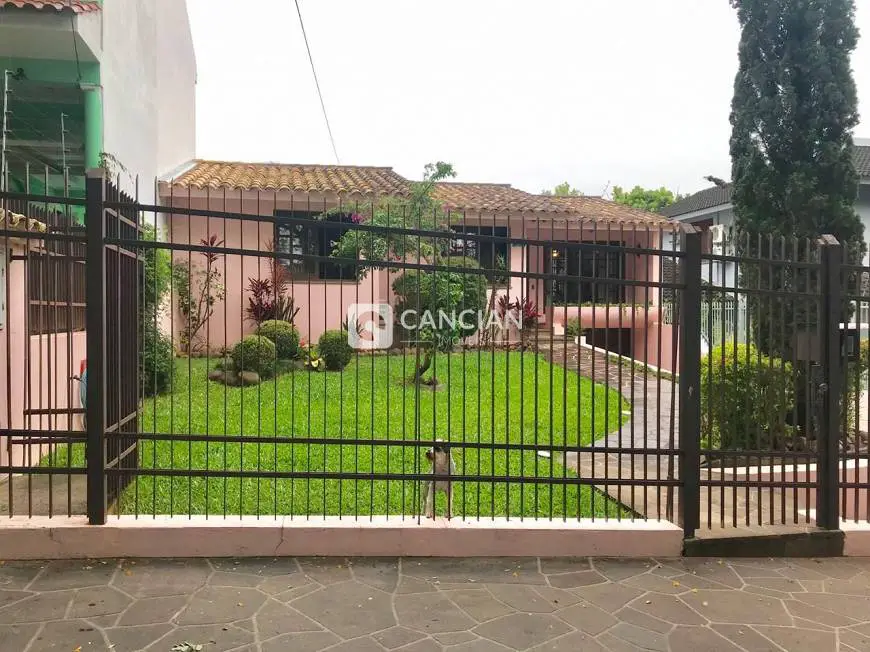 Foto 1 de Casa com 4 Quartos à venda, 345m² em Camobi, Santa Maria