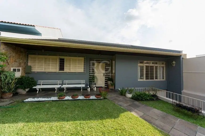 Foto 1 de Casa com 5 Quartos à venda, 400m² em Vila Assunção, Porto Alegre