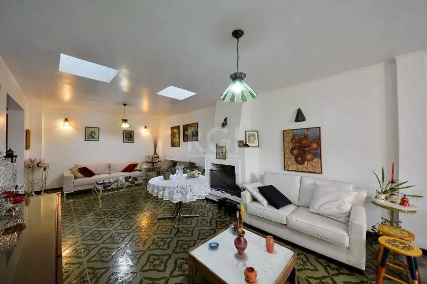 Foto 2 de Casa com 5 Quartos à venda, 400m² em Vila Assunção, Porto Alegre