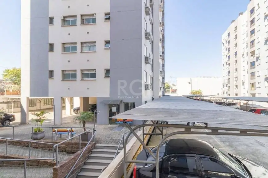 Foto 1 de Apartamento com 2 Quartos à venda, 58m² em Sarandi, Porto Alegre