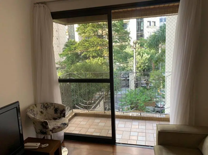 Foto 3 de Apartamento com 3 Quartos para alugar, 102m² em Moema, São Paulo
