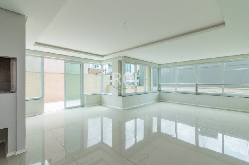 Foto 1 de Apartamento com 3 Quartos à venda, 144m² em Passo da Areia, Porto Alegre