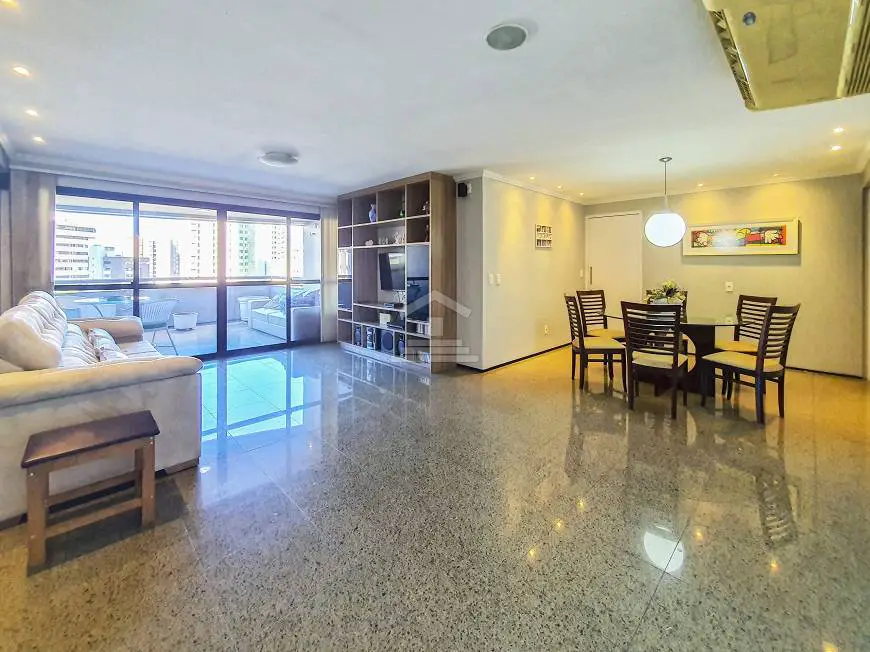 Foto 1 de Apartamento com 4 Quartos à venda, 150m² em Meireles, Fortaleza