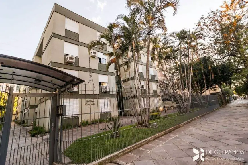 Foto 1 de Apartamento com 4 Quartos à venda, 77m² em Menino Deus, Porto Alegre