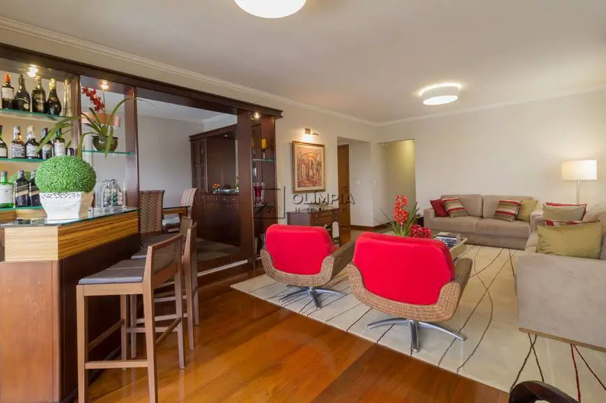 Foto 5 de Apartamento com 4 Quartos à venda, 180m² em Vila Madalena, São Paulo