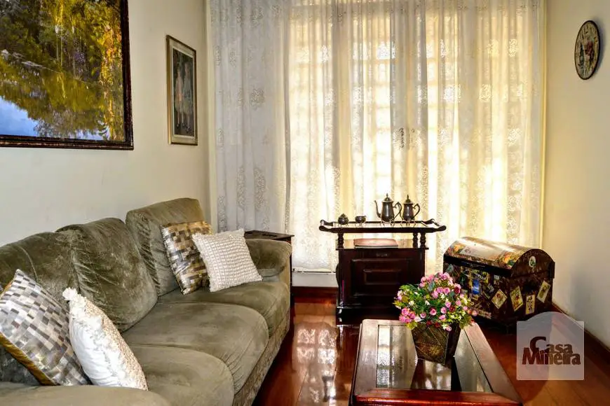 Foto 1 de Casa com 3 Quartos à venda, 350m² em Carlos Prates, Belo Horizonte